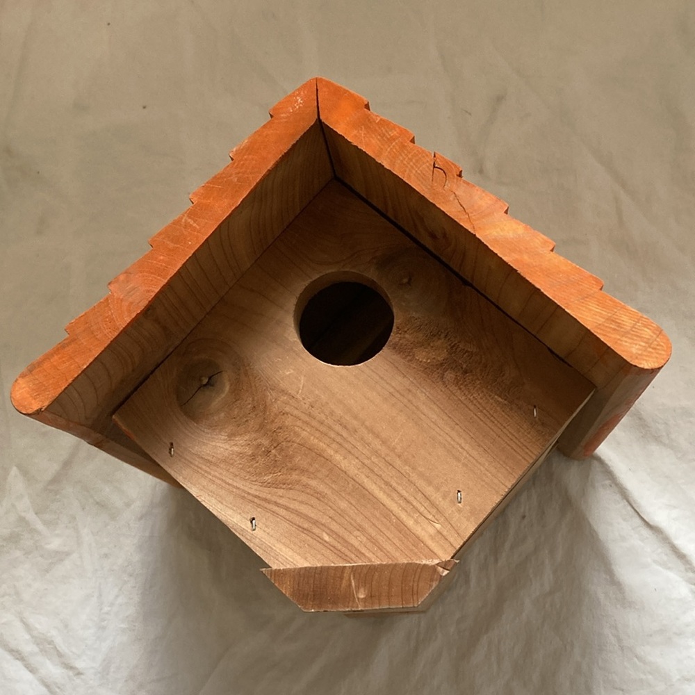 Wooden Birdhouse Orange and Cedar Wood House is NWOT Never Been Used and so Cute - Picture 9 of 12